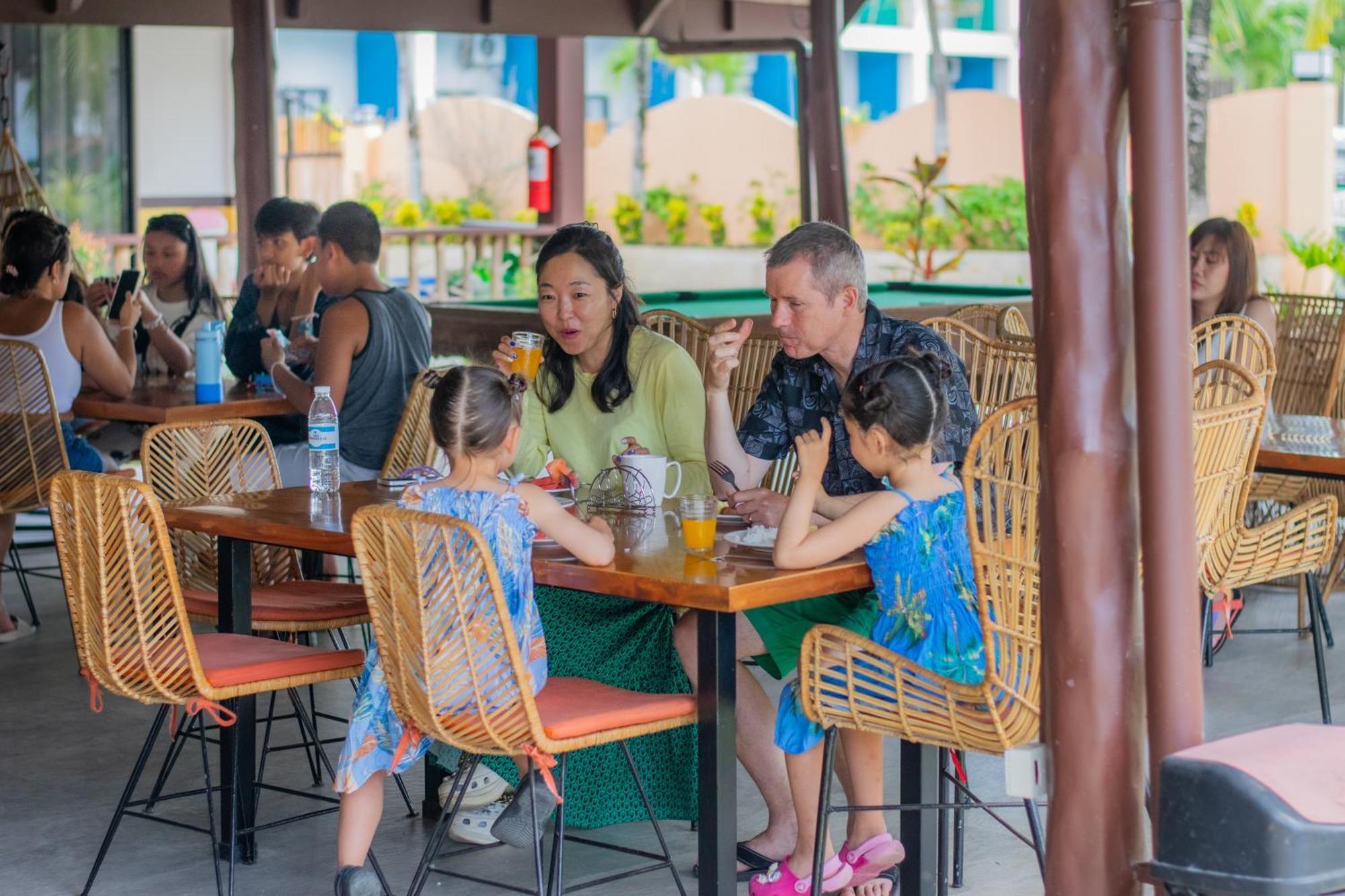 Abraham Bohol Hotel Panglao Eksteriør billede